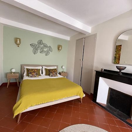 L'Oiseau Bleu Suite Merle Bleu Roubia Екстер'єр фото