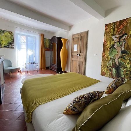 L'Oiseau Bleu Suite Merle Bleu Roubia Екстер'єр фото
